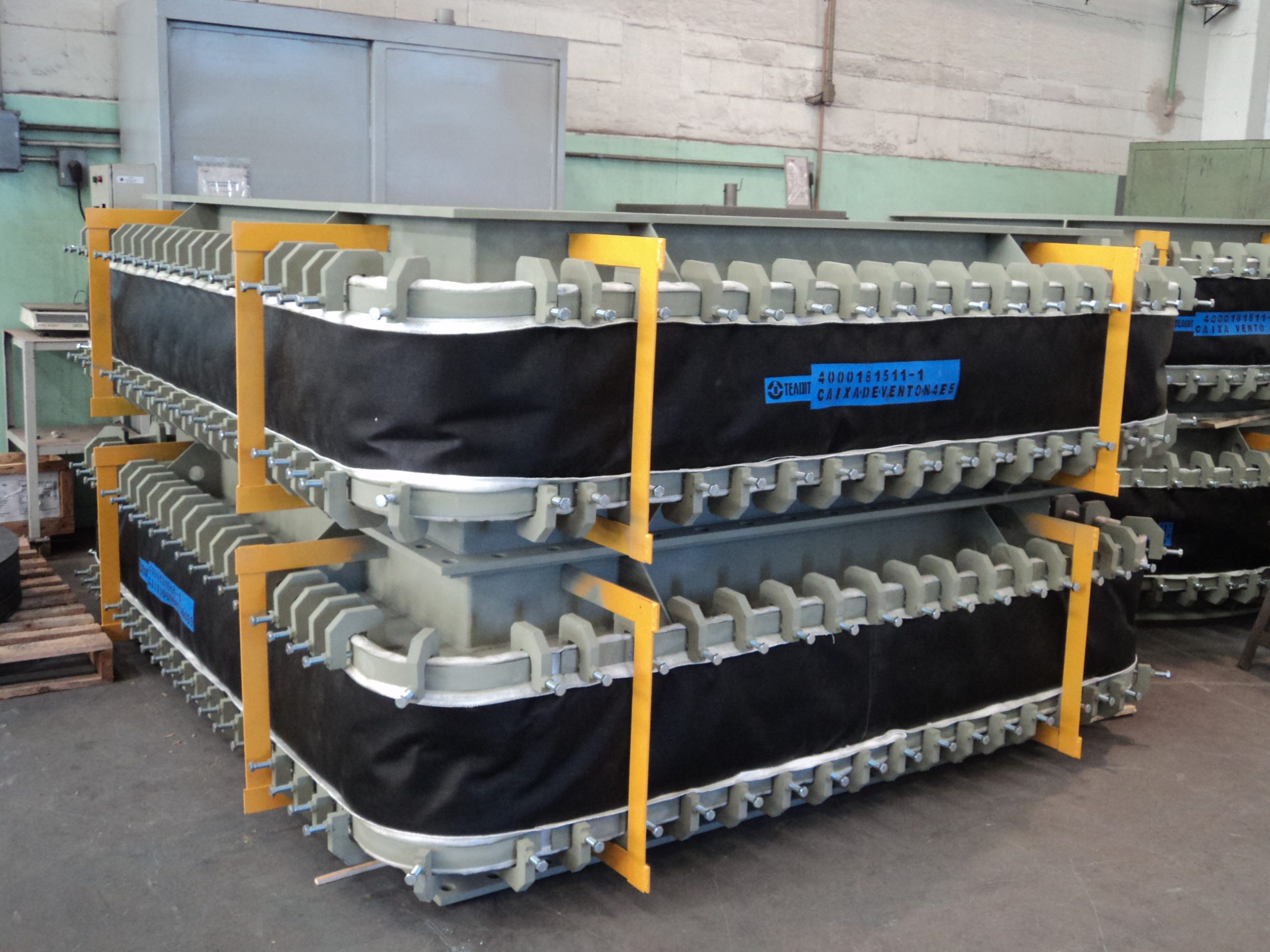 Teadit fabric expansion joint: Made of reinforced fiberglass fabric and coated with PTFE to be used in a pelletizing plant. Teadit fabric expansion joint: Made of reinforced fiberglass fabric and coated with PTFE to be used in a pelletizing plant.